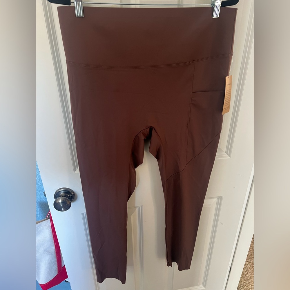 NWT! Women’s Brown Yoga Pants